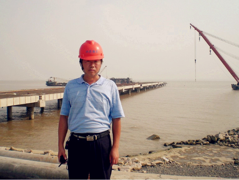 【人(rén)物(wù)志(zhì)】海(hǎi)宏精神的(de)踐行(xíng)者──陳華美(měi)