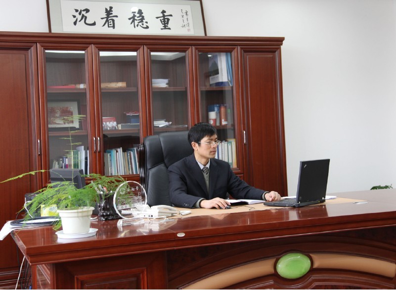 【人(rén)物(wù)志(zhì)】博學、穩重、精益求精──張亞峰副總剪影(yǐng)