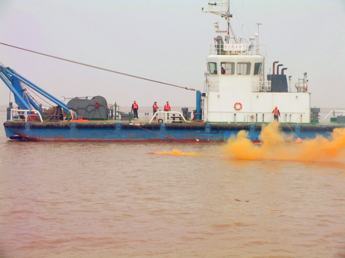 啓東(dōng)新村(cūn)沙海(hǎi)上(shàng)安全綜合演習(xí)