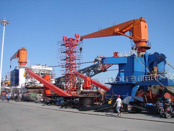 4500m3/h絞吸挖泥船(chuán)出塢