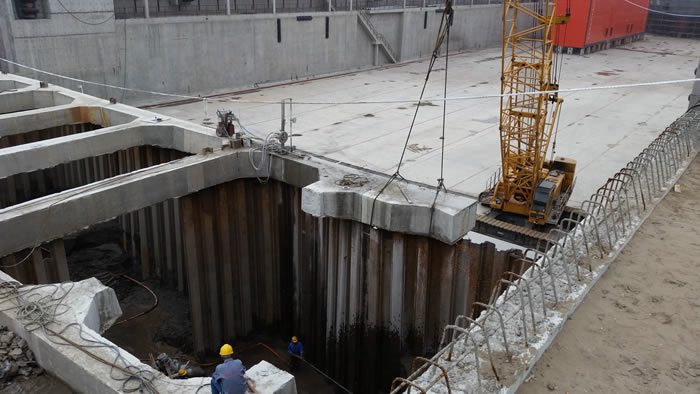 船(chuán)塢塢口圍堰拆除